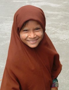 109261-Burmese-Muslim-girl-0